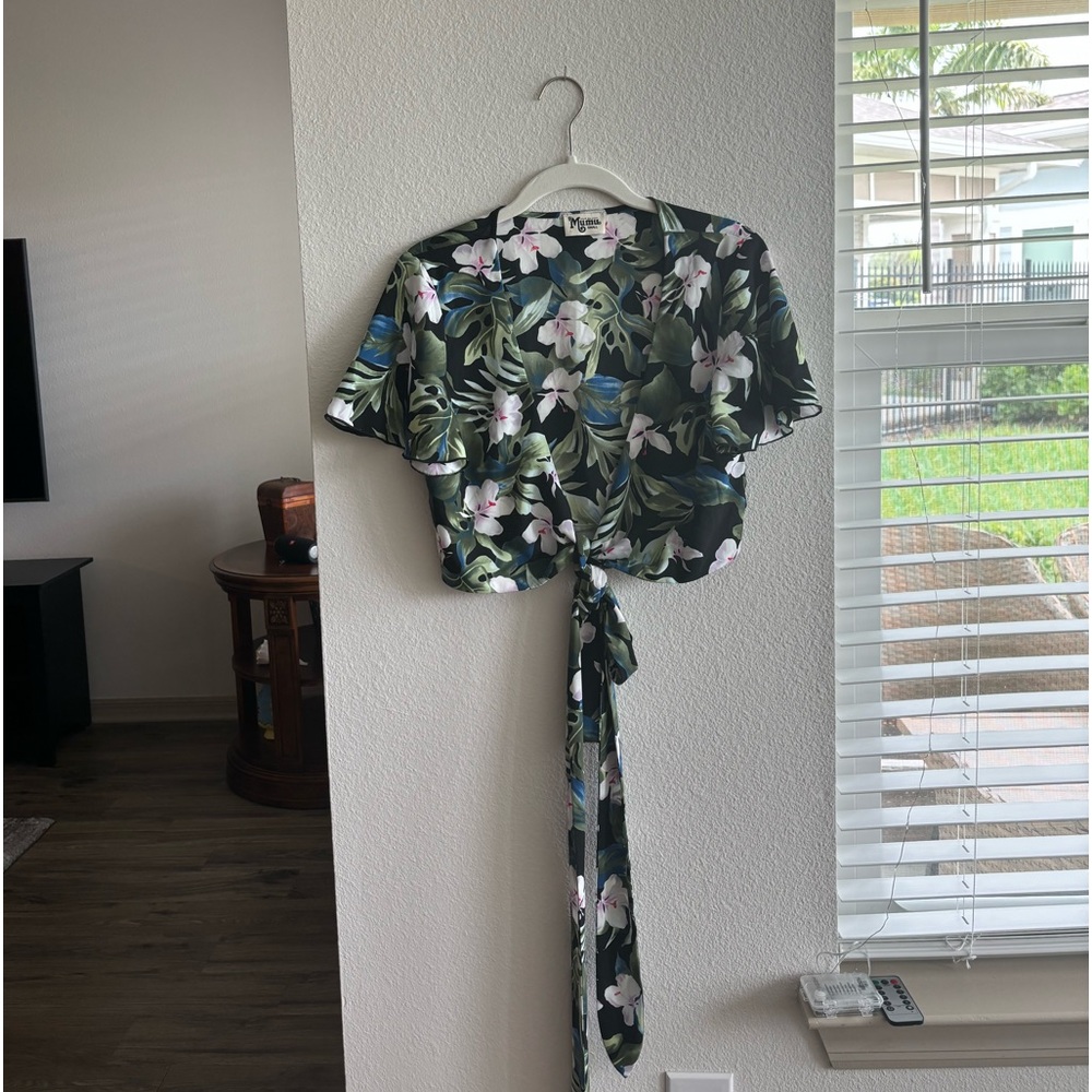 Show me your Mumu Floral Wilson Tie Top Size Small